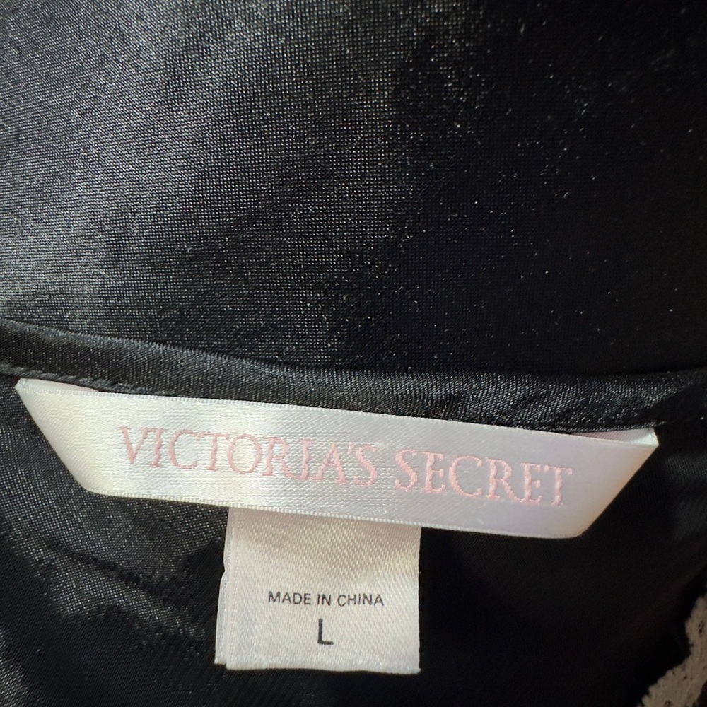 Victoria's Secret Black and Cream Satin Chemise - Picture 4 of 4